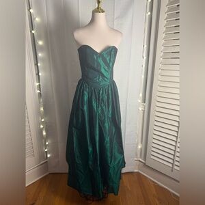 Stunning Emerald Strapless Prom Gown